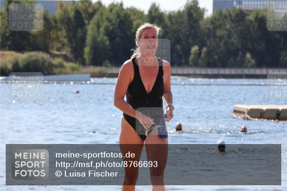 07.09.2025 - 19. Norderstedt Triathlon Luisa Fischer http://msf.ph/oto/8766693 07.09.2025 12:41:33 Schwimmen 315, 355 meine-sportfotos.de