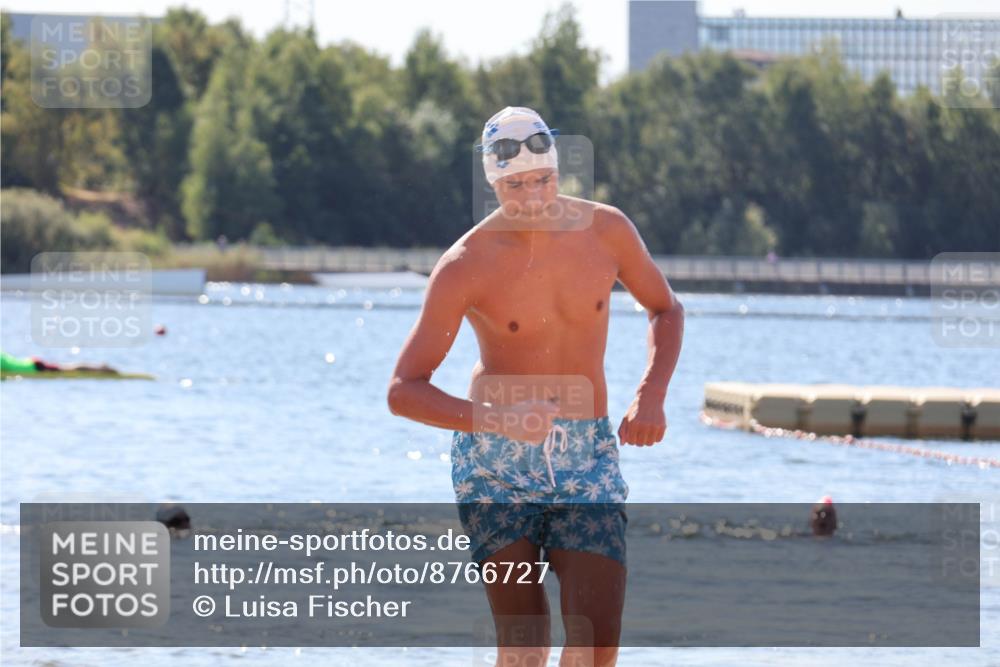 07.09.2025 - 19. Norderstedt Triathlon Luisa Fischer http://msf.ph/oto/8766727 07.09.2025 12:41:54 Schwimmen 356 meine-sportfotos.de