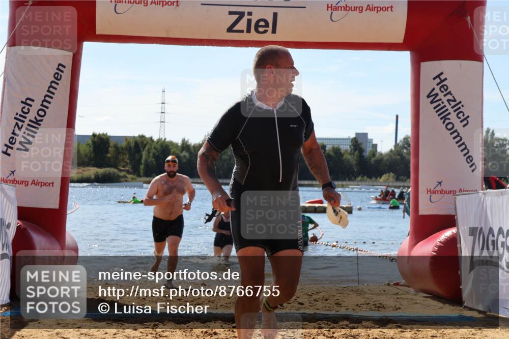 07.09.2025 - 19. Norderstedt Triathlon Luisa Fischer http://msf.ph/oto/8766755 07.09.2025 12:42:17 Schwimmen 335, 342 meine-sportfotos.de
