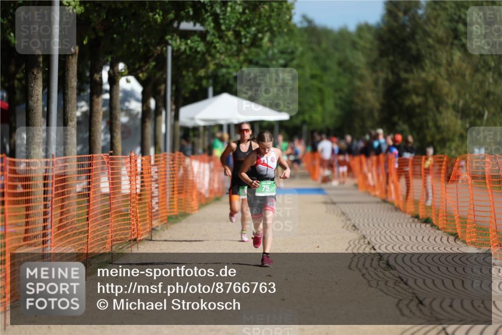 07.09.2025 - 19. Norderstedt Triathlon Michael Strokosch http://msf.ph/oto/8766763 07.09.2025 10:50:53 Laufen 75, 687 meine-sportfotos.de