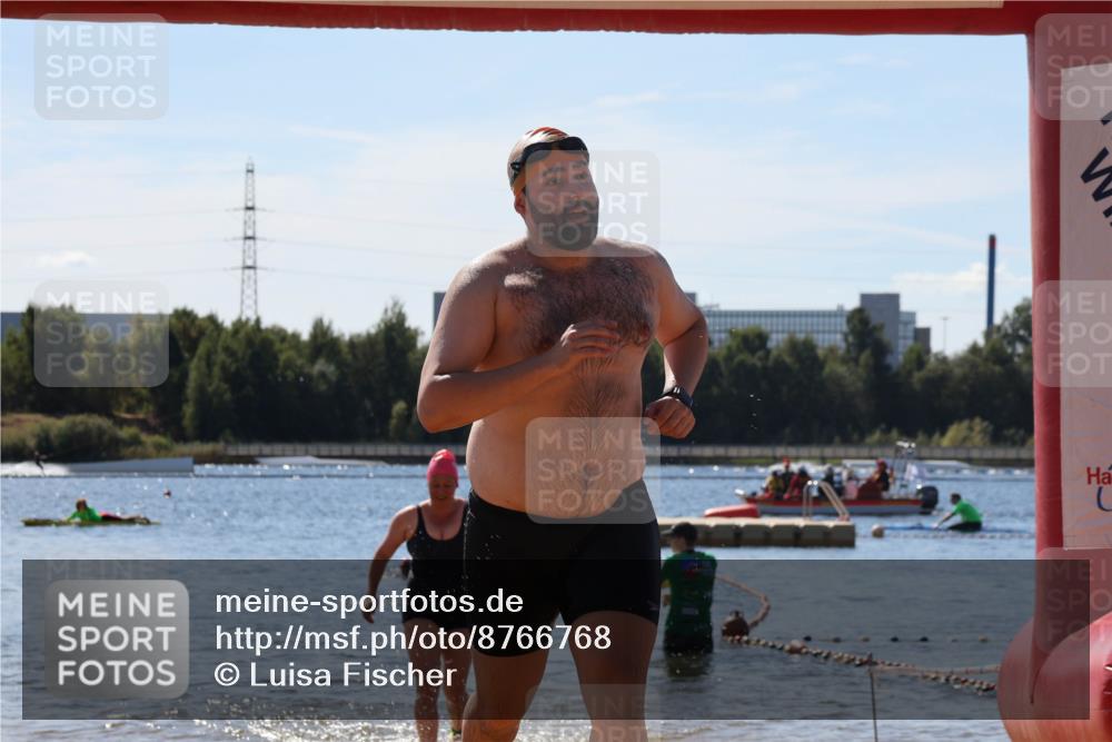 07.09.2025 - 19. Norderstedt Triathlon Luisa Fischer http://msf.ph/oto/8766768 07.09.2025 12:42:20 Schwimmen 335, 342, 708 meine-sportfotos.de