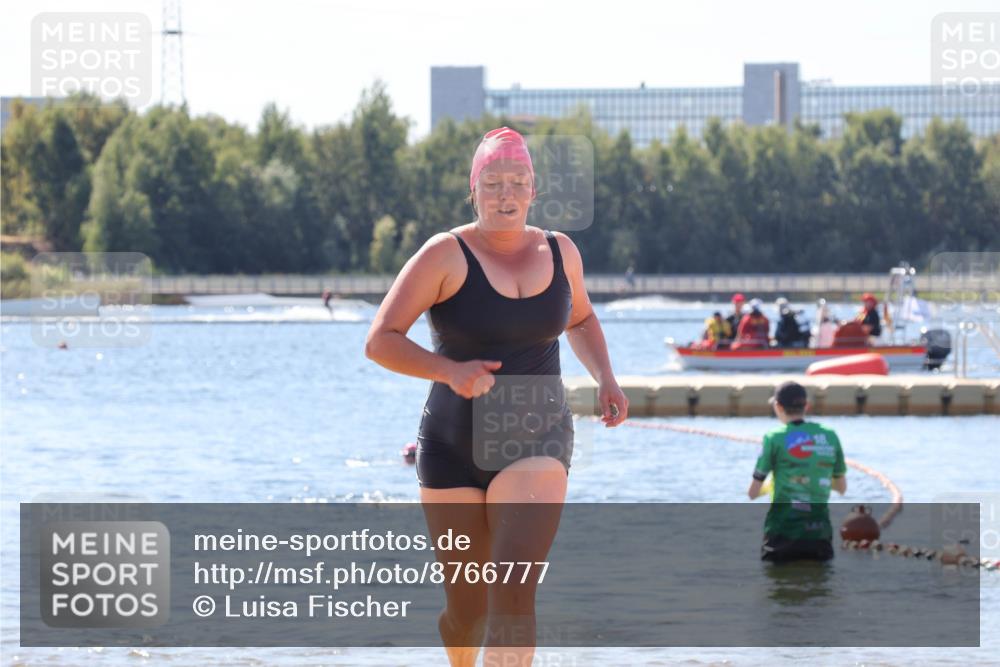 07.09.2025 - 19. Norderstedt Triathlon Luisa Fischer http://msf.ph/oto/8766777 07.09.2025 12:42:22 Schwimmen 335, 342, 708 meine-sportfotos.de