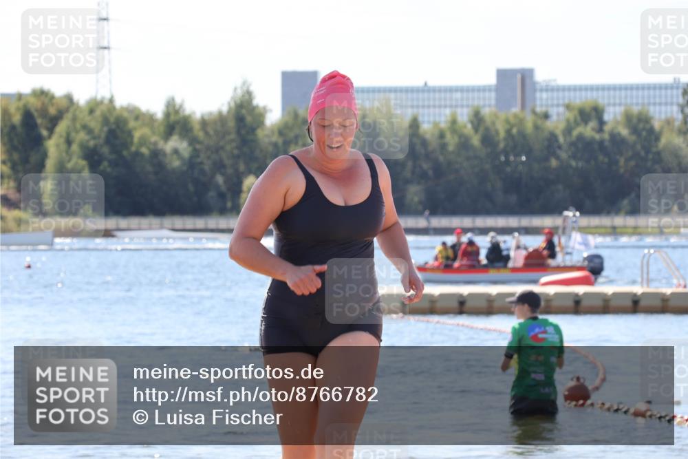 07.09.2025 - 19. Norderstedt Triathlon Luisa Fischer http://msf.ph/oto/8766782 07.09.2025 12:42:23 Schwimmen 335, 342, 708 meine-sportfotos.de