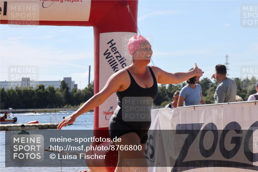 07.09.2025 - 19. Norderstedt Triathlon Luisa Fischer http://msf.ph/oto/8766800 07.09.2025 12:42:25 Schwimmen 335, 342, 708 meine-sportfotos.de
