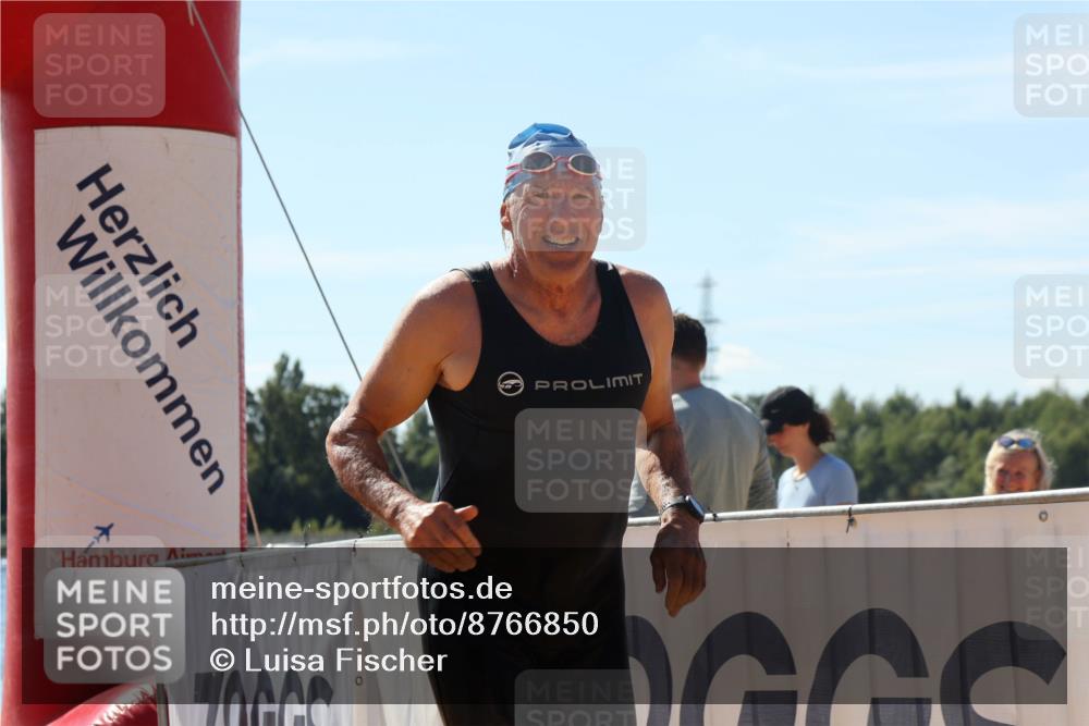 07.09.2025 - 19. Norderstedt Triathlon Luisa Fischer http://msf.ph/oto/8766850 07.09.2025 12:43:49 Schwimmen 325 meine-sportfotos.de