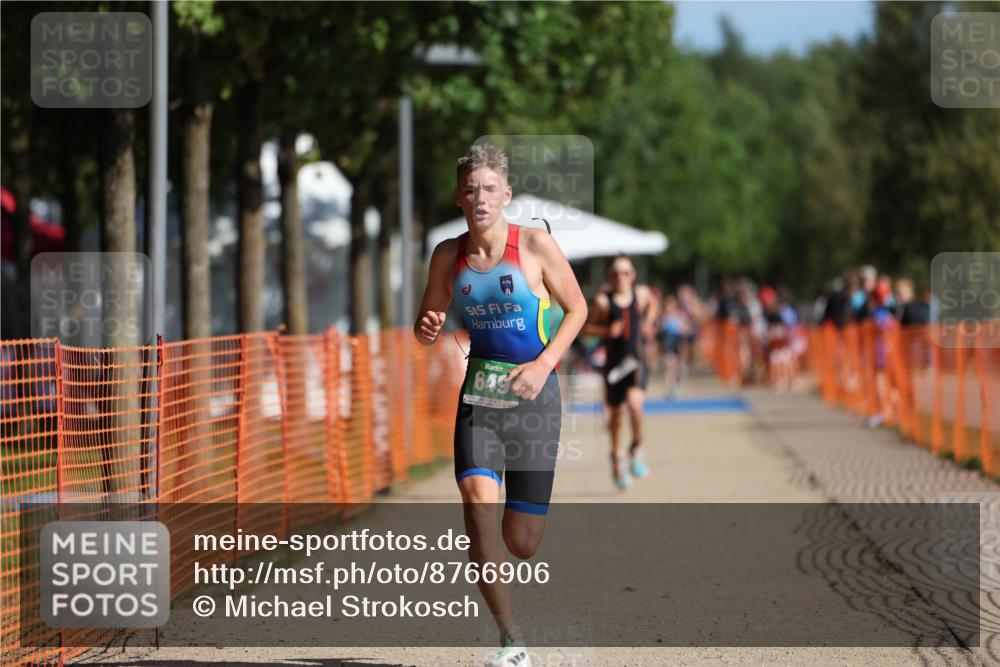 07.09.2025 - 19. Norderstedt Triathlon Michael Strokosch http://msf.ph/oto/8766906 07.09.2025 10:51:16 Laufen 68, 649 meine-sportfotos.de