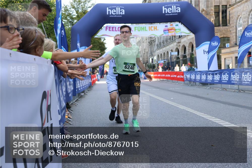 07.09.2025 - BARMER Alsterlauf Strokosch-Dieckow http://msf.ph/oto/8767015 07.09.2025 10:31:01 Ziel 2001, 2563, 4388, 5537, 5599 meine-sportfotos.de