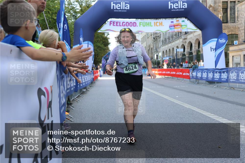 07.09.2025 - BARMER Alsterlauf Strokosch-Dieckow http://msf.ph/oto/8767233 07.09.2025 10:31:06 Ziel 2001, 4388, 5599 meine-sportfotos.de