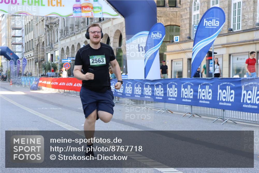 07.09.2025 - BARMER Alsterlauf Strokosch-Dieckow http://msf.ph/oto/8767718 07.09.2025 10:31:24 Ziel 2807, 4921, 4922 meine-sportfotos.de
