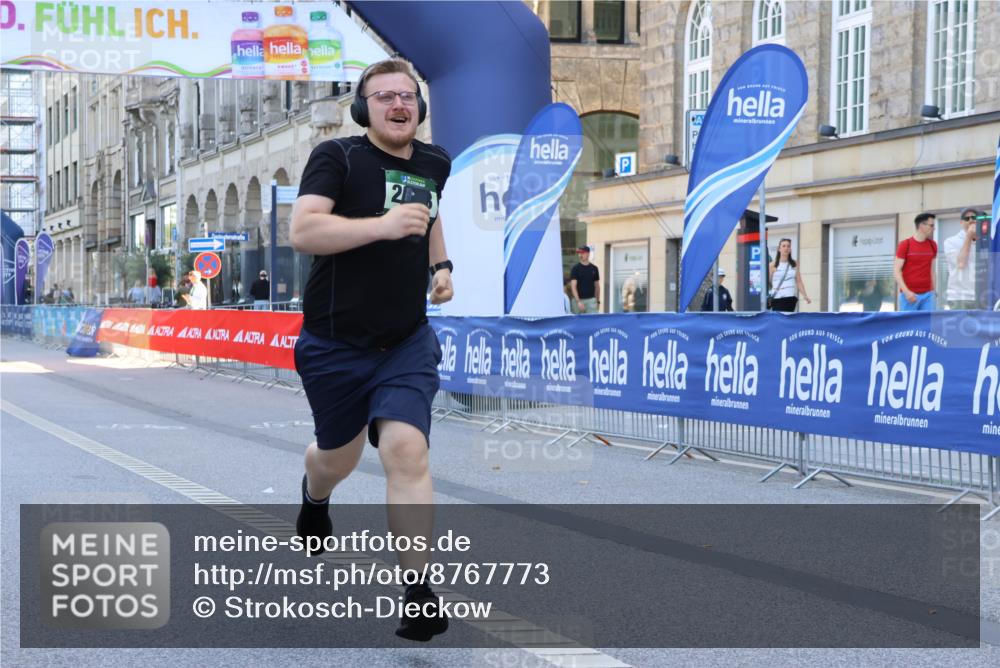 07.09.2025 - BARMER Alsterlauf Strokosch-Dieckow http://msf.ph/oto/8767773 07.09.2025 10:31:24 Ziel 2807, 4921, 4922 meine-sportfotos.de