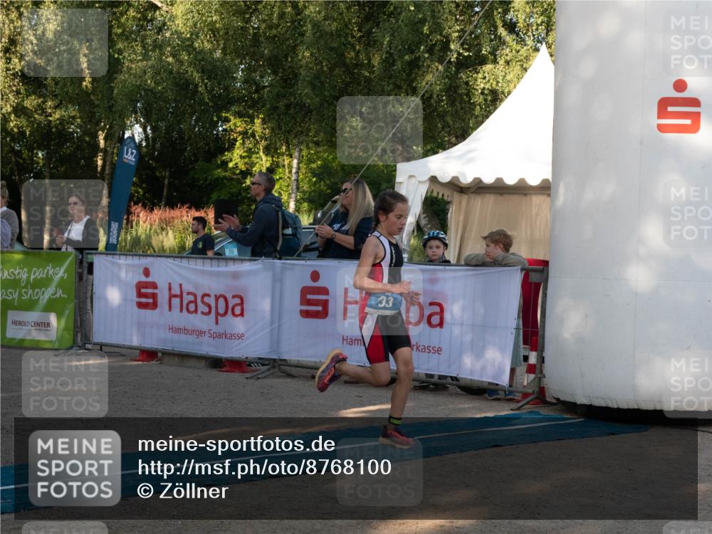 07.09.2025 - 19. Norderstedt Triathlon Zöllner http://msf.ph/oto/8768100 07.09.2025 09:14:34 Ziel 33 meine-sportfotos.de
