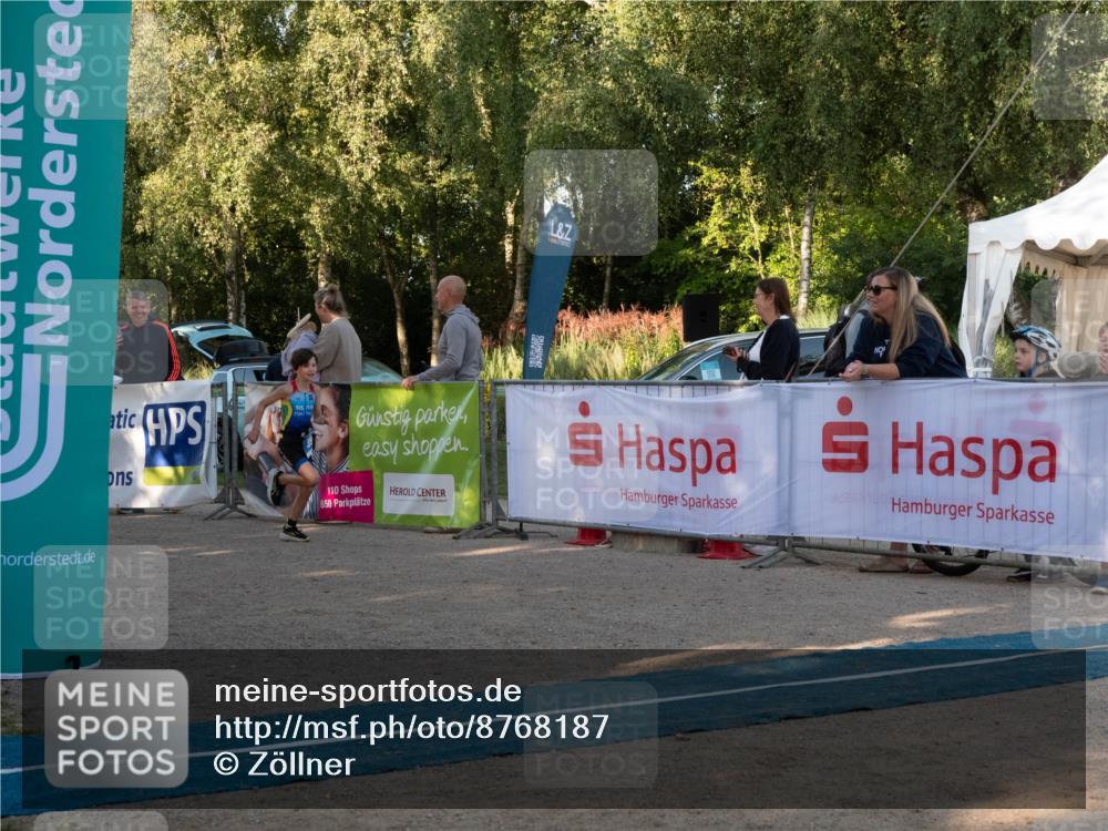 07.09.2025 - 19. Norderstedt Triathlon Zöllner http://msf.ph/oto/8768187 07.09.2025 09:15:57 Ziel 34, 39 meine-sportfotos.de