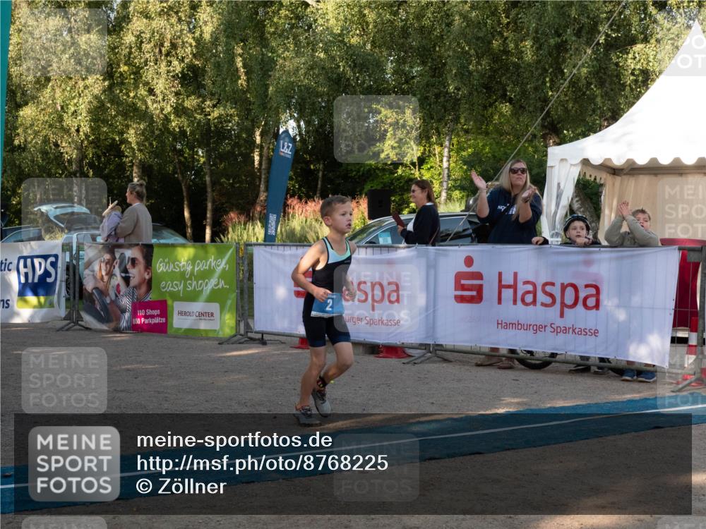 07.09.2025 - 19. Norderstedt Triathlon Zöllner http://msf.ph/oto/8768225 07.09.2025 09:16:22 Ziel 2 meine-sportfotos.de