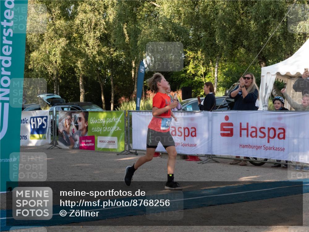 07.09.2025 - 19. Norderstedt Triathlon Zöllner http://msf.ph/oto/8768256 07.09.2025 09:16:34 Ziel 11, 16, 38 meine-sportfotos.de