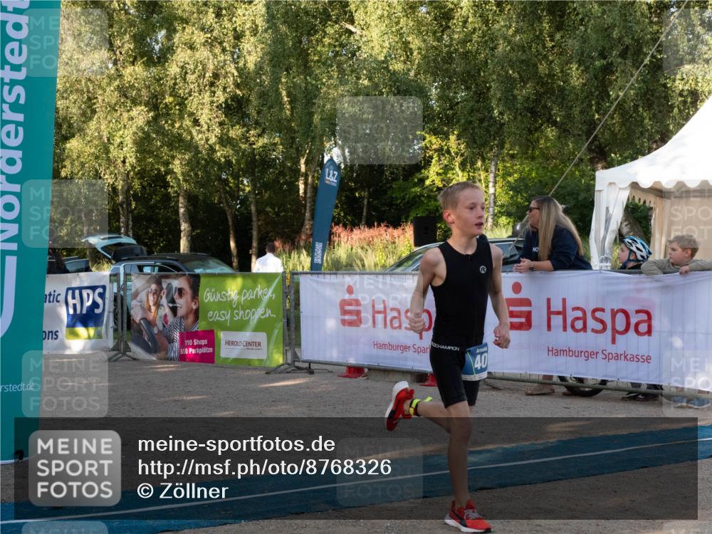 07.09.2025 - 19. Norderstedt Triathlon Zöllner http://msf.ph/oto/8768326 07.09.2025 09:17:15 Ziel 36, 40 meine-sportfotos.de