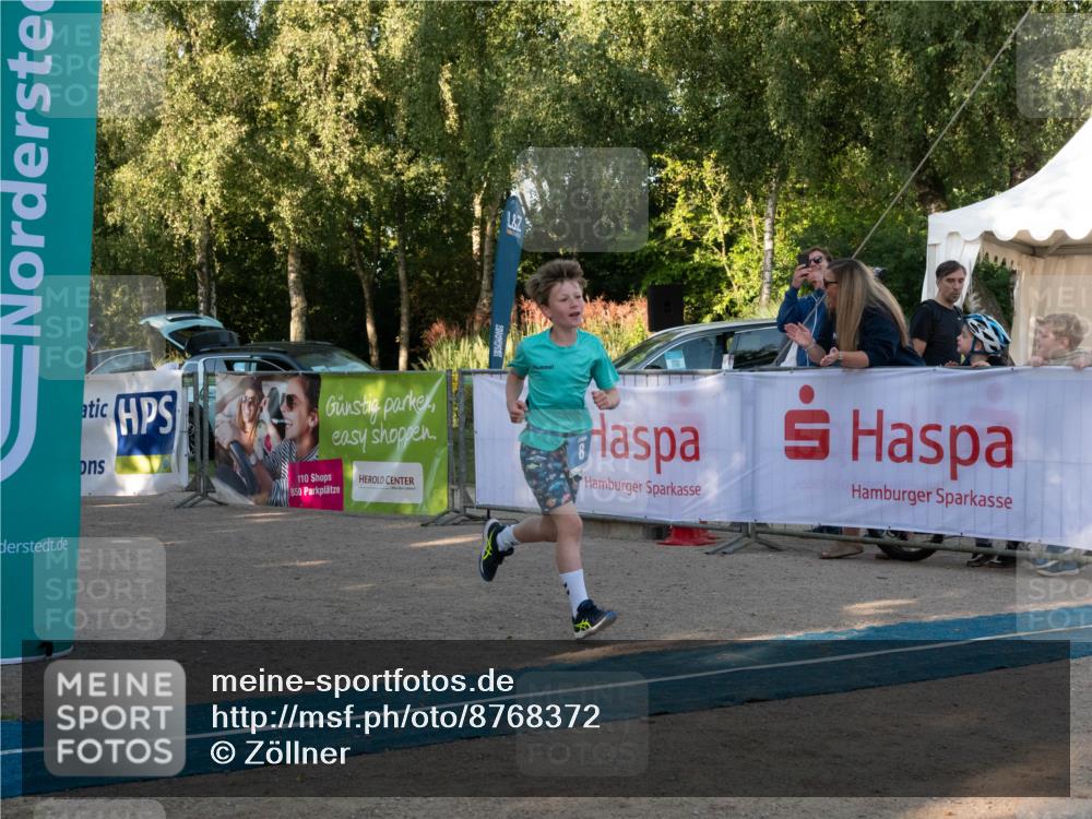 07.09.2025 - 19. Norderstedt Triathlon Zöllner http://msf.ph/oto/8768372 07.09.2025 09:17:31 Ziel 8, 13, 47 meine-sportfotos.de