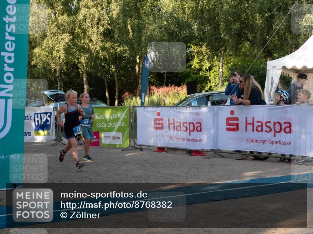 07.09.2025 - 19. Norderstedt Triathlon Zöllner http://msf.ph/oto/8768382 07.09.2025 09:17:33 Ziel 8, 13, 47, 48 meine-sportfotos.de