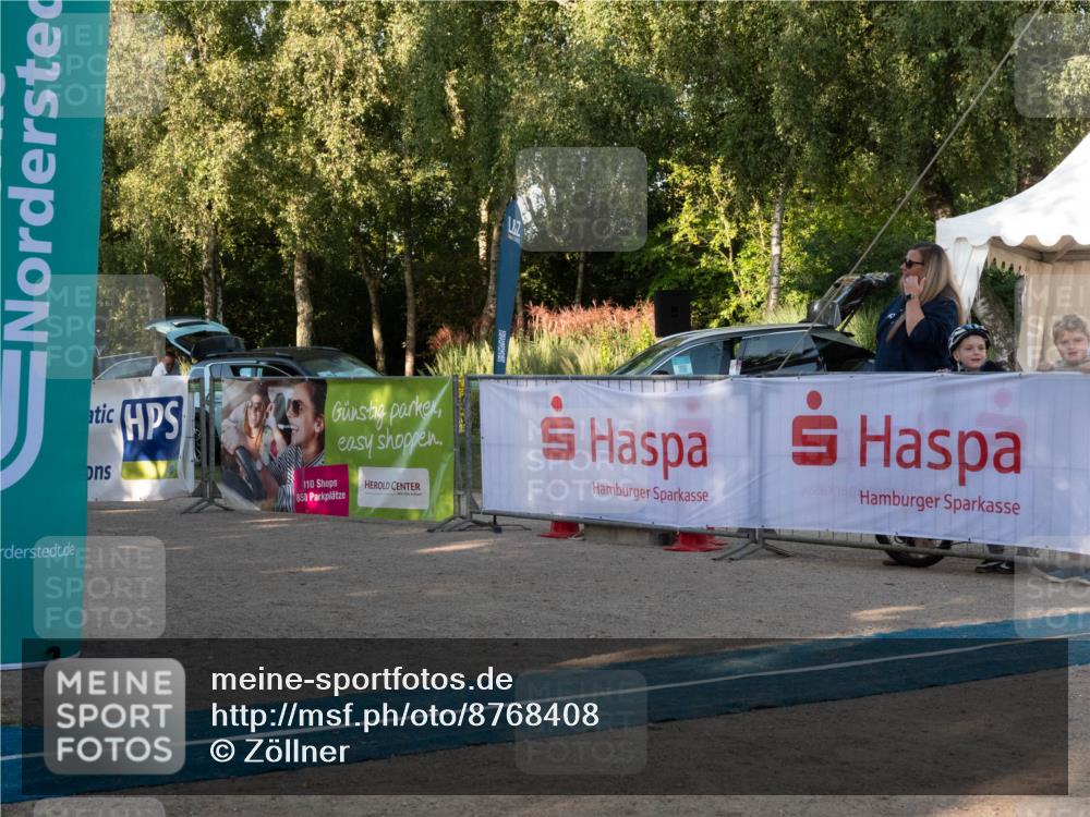 07.09.2025 - 19. Norderstedt Triathlon Zöllner http://msf.ph/oto/8768408 07.09.2025 09:17:35 Ziel 8, 13, 47, 48 meine-sportfotos.de