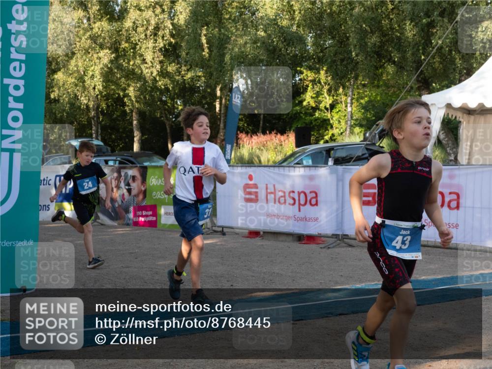 07.09.2025 - 19. Norderstedt Triathlon Zöllner http://msf.ph/oto/8768445 07.09.2025 09:17:54 Ziel 24, 31, 32, 43 meine-sportfotos.de