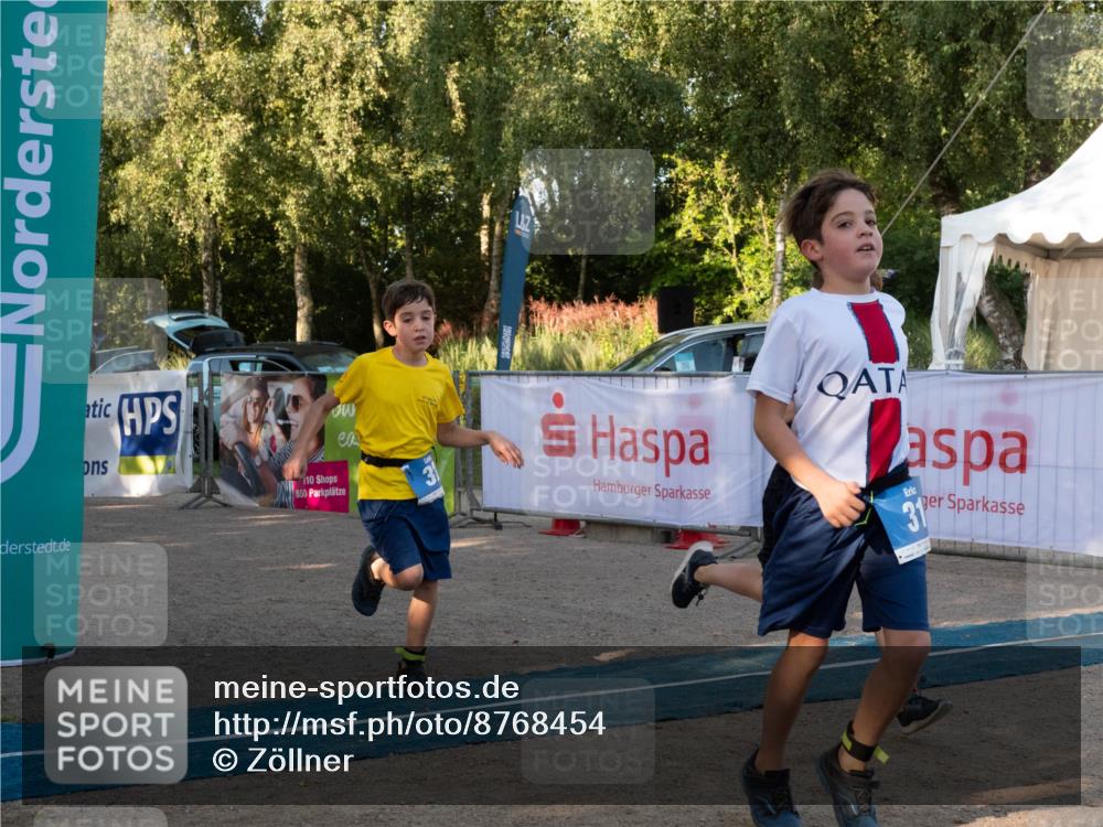 07.09.2025 - 19. Norderstedt Triathlon Zöllner http://msf.ph/oto/8768454 07.09.2025 09:17:55 Ziel 24, 31, 32, 43 meine-sportfotos.de