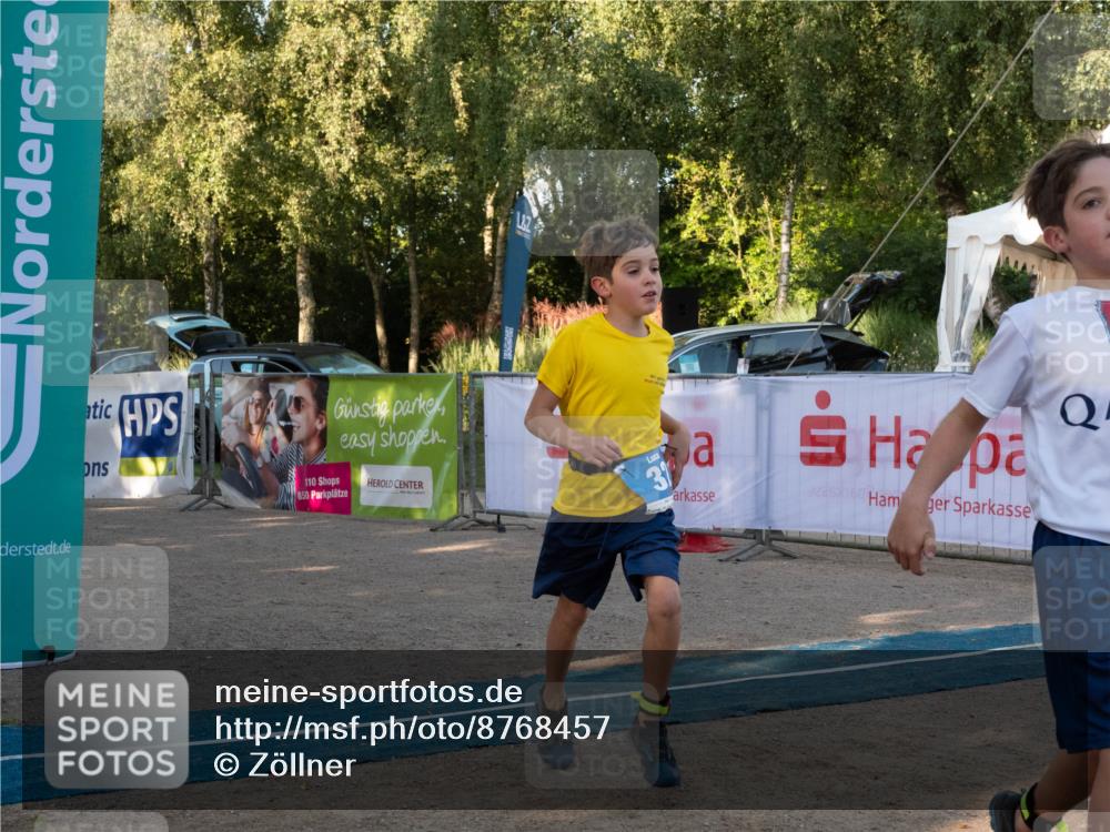 07.09.2025 - 19. Norderstedt Triathlon Zöllner http://msf.ph/oto/8768457 07.09.2025 09:17:55 Ziel 24, 31, 32, 43 meine-sportfotos.de