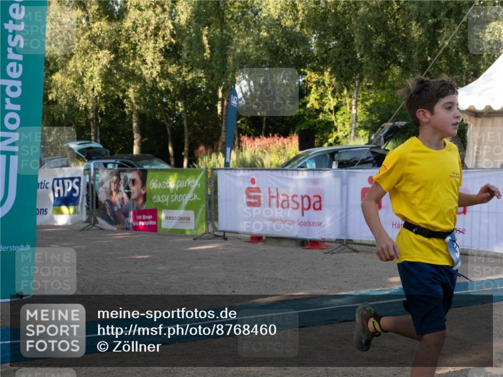 07.09.2025 - 19. Norderstedt Triathlon Zöllner http://msf.ph/oto/8768460 07.09.2025 09:17:56 Ziel 24, 31, 32, 43 meine-sportfotos.de