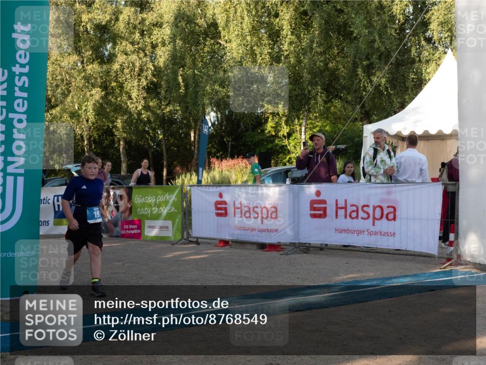 07.09.2025 - 19. Norderstedt Triathlon Zöllner http://msf.ph/oto/8768549 07.09.2025 09:22:35 Ziel 19 meine-sportfotos.de