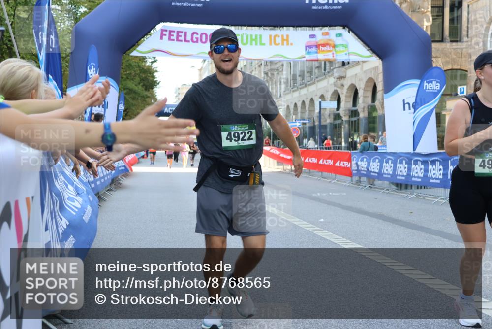 07.09.2025 - BARMER Alsterlauf Strokosch-Dieckow http://msf.ph/oto/8768565 07.09.2025 10:32:04 Ziel 3307, 4222 meine-sportfotos.de