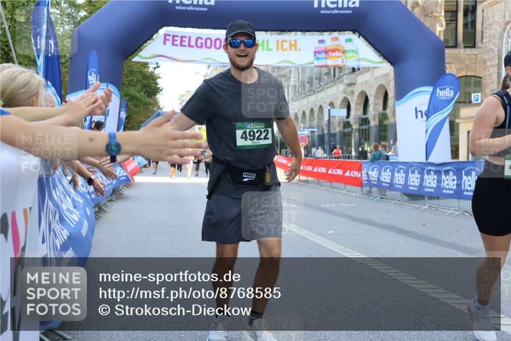 07.09.2025 - BARMER Alsterlauf Strokosch-Dieckow http://msf.ph/oto/8768585 07.09.2025 10:32:05 Ziel 3307, 4222 meine-sportfotos.de