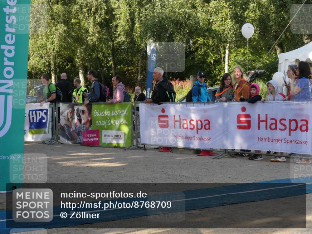07.09.2025 - 19. Norderstedt Triathlon Zöllner http://msf.ph/oto/8768709 07.09.2025 09:46:52 Ziel 556, 633 meine-sportfotos.de