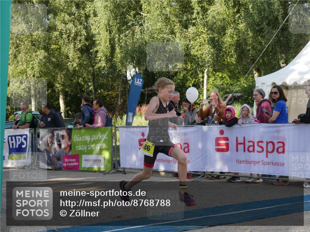 07.09.2025 - 19. Norderstedt Triathlon Zöllner http://msf.ph/oto/8768788 07.09.2025 09:47:36 Ziel 586 meine-sportfotos.de
