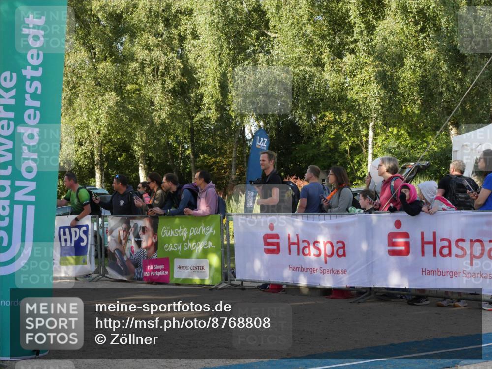 07.09.2025 - 19. Norderstedt Triathlon Zöllner http://msf.ph/oto/8768808 07.09.2025 09:48:01 Ziel 587, 591 meine-sportfotos.de