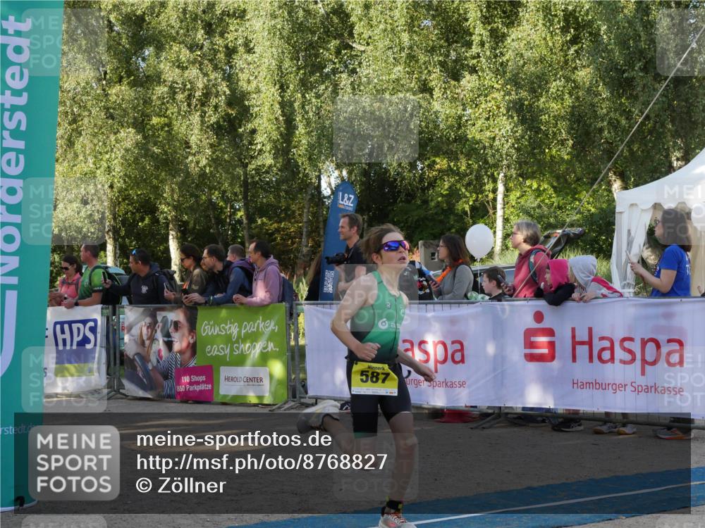 07.09.2025 - 19. Norderstedt Triathlon Zöllner http://msf.ph/oto/8768827 07.09.2025 09:48:04 Ziel 587, 591 meine-sportfotos.de