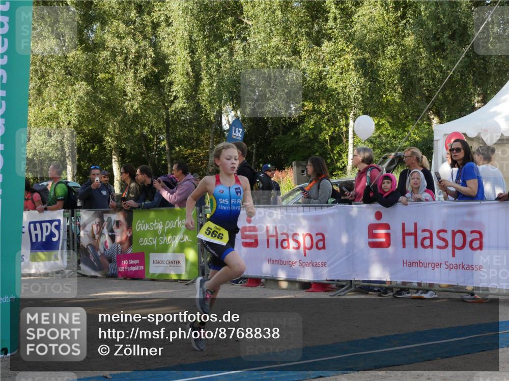 07.09.2025 - 19. Norderstedt Triathlon Zöllner http://msf.ph/oto/8768838 07.09.2025 09:48:12 Ziel 566, 614 meine-sportfotos.de