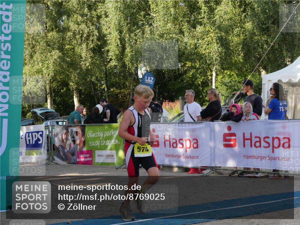 07.09.2025 - 19. Norderstedt Triathlon Zöllner http://msf.ph/oto/8769025 07.09.2025 09:49:30 Ziel 554, 567, 574 meine-sportfotos.de