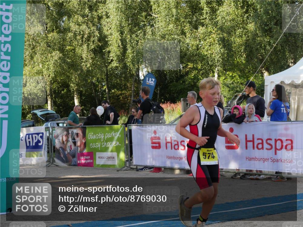07.09.2025 - 19. Norderstedt Triathlon Zöllner http://msf.ph/oto/8769030 07.09.2025 09:49:30 Ziel 554, 567, 574 meine-sportfotos.de
