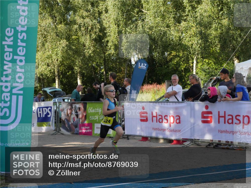07.09.2025 - 19. Norderstedt Triathlon Zöllner http://msf.ph/oto/8769039 07.09.2025 09:49:43 Ziel 555, 624 meine-sportfotos.de