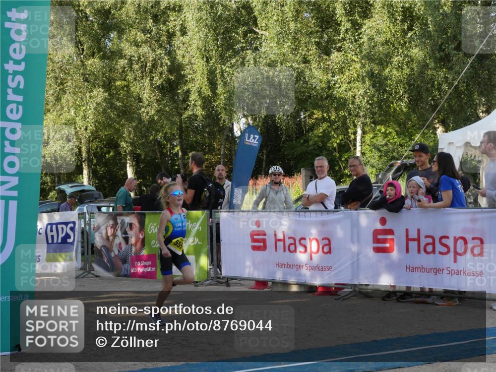 07.09.2025 - 19. Norderstedt Triathlon Zöllner http://msf.ph/oto/8769044 07.09.2025 09:49:44 Ziel 555, 624 meine-sportfotos.de