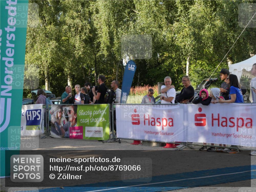 07.09.2025 - 19. Norderstedt Triathlon Zöllner http://msf.ph/oto/8769066 07.09.2025 09:49:54 Ziel 577, 618 meine-sportfotos.de