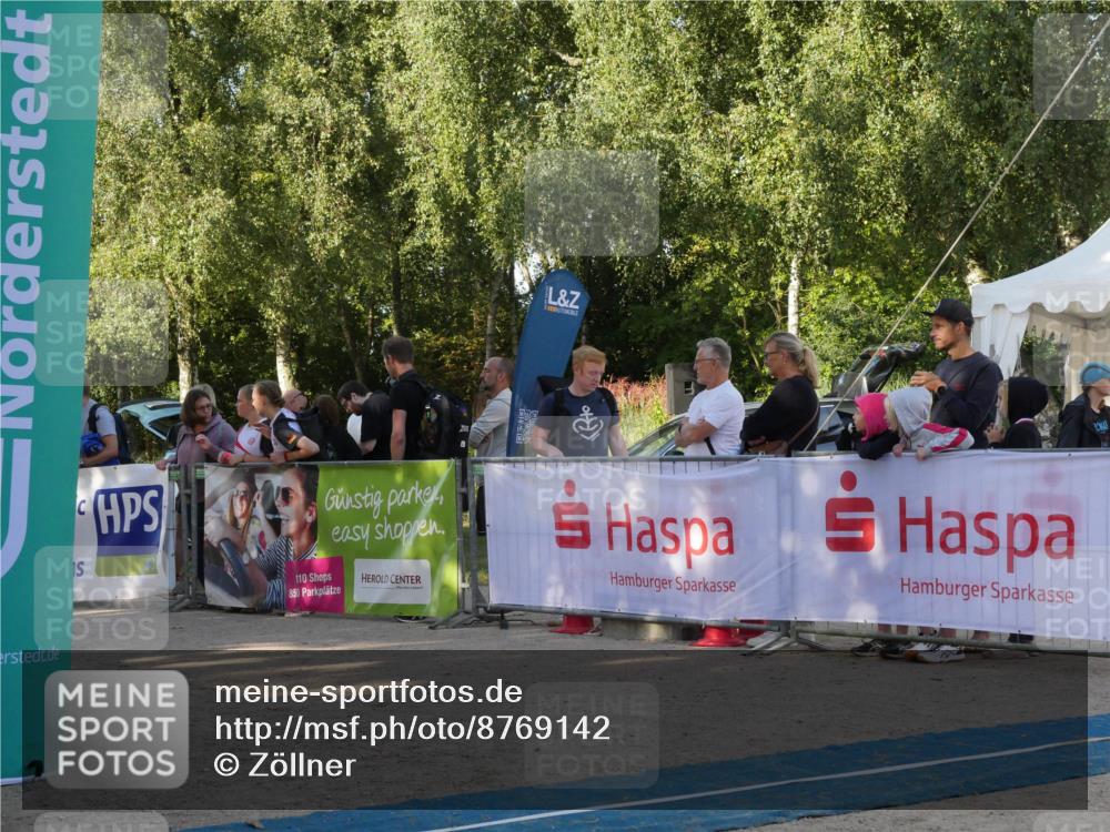 07.09.2025 - 19. Norderstedt Triathlon Zöllner http://msf.ph/oto/8769142 07.09.2025 09:50:21 Ziel 597, 619 meine-sportfotos.de
