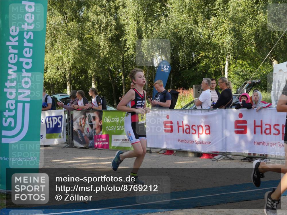 07.09.2025 - 19. Norderstedt Triathlon Zöllner http://msf.ph/oto/8769212 07.09.2025 09:51:19 Ziel 575, 599, 608, 615, 622 meine-sportfotos.de