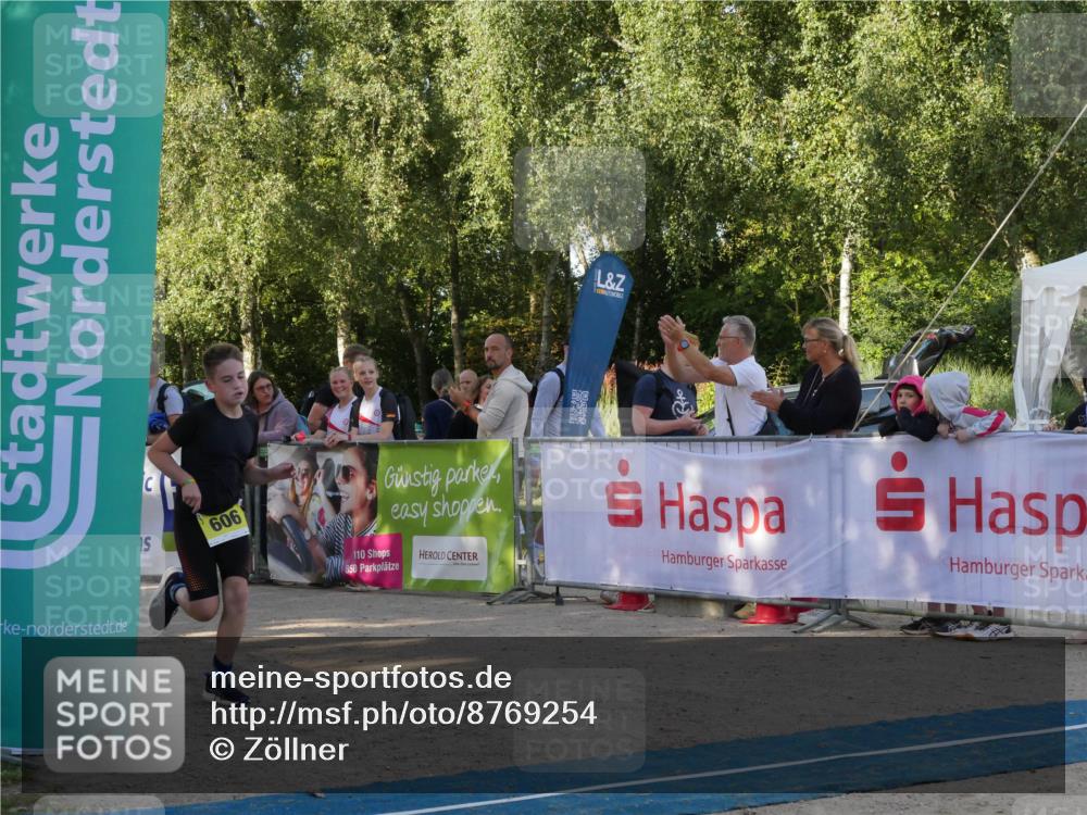 07.09.2025 - 19. Norderstedt Triathlon Zöllner http://msf.ph/oto/8769254 07.09.2025 09:51:28 Ziel 602, 606, 616, 621 meine-sportfotos.de