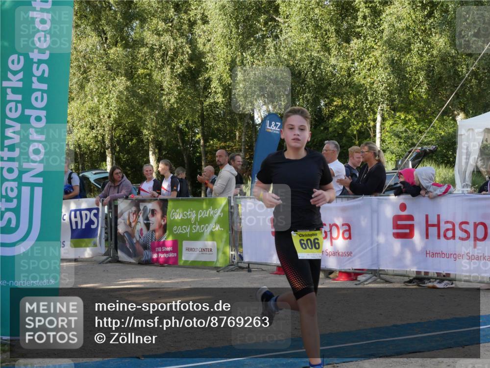 07.09.2025 - 19. Norderstedt Triathlon Zöllner http://msf.ph/oto/8769263 07.09.2025 09:51:29 Ziel 602, 606, 616, 621 meine-sportfotos.de