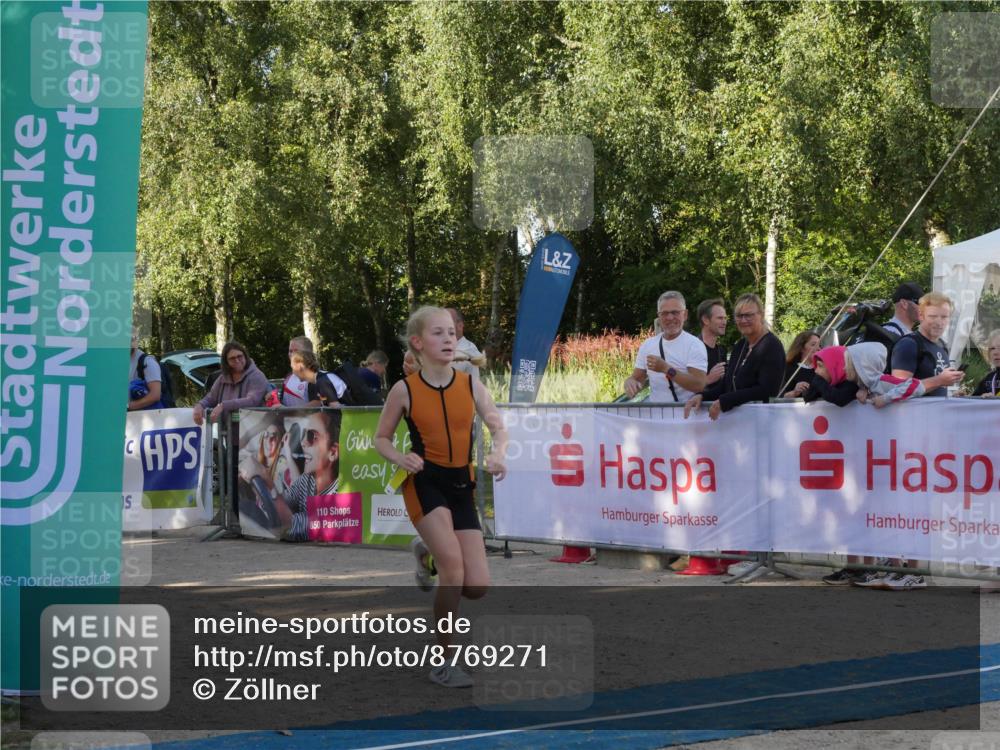 07.09.2025 - 19. Norderstedt Triathlon Zöllner http://msf.ph/oto/8769271 07.09.2025 09:51:30 Ziel 602, 606, 616, 621 meine-sportfotos.de