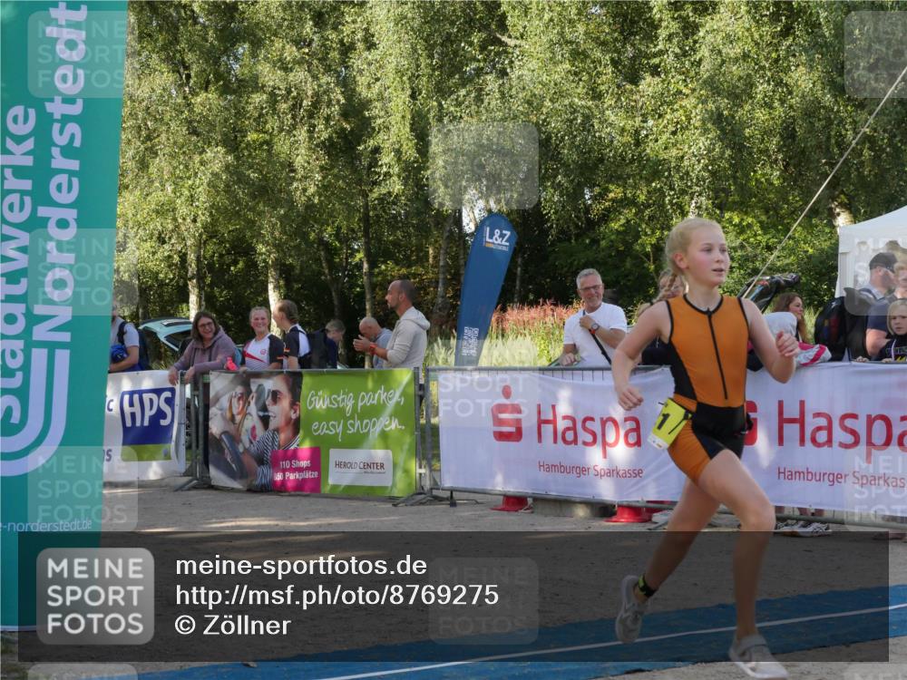 07.09.2025 - 19. Norderstedt Triathlon Zöllner http://msf.ph/oto/8769275 07.09.2025 09:51:31 Ziel 602, 606, 616, 621 meine-sportfotos.de