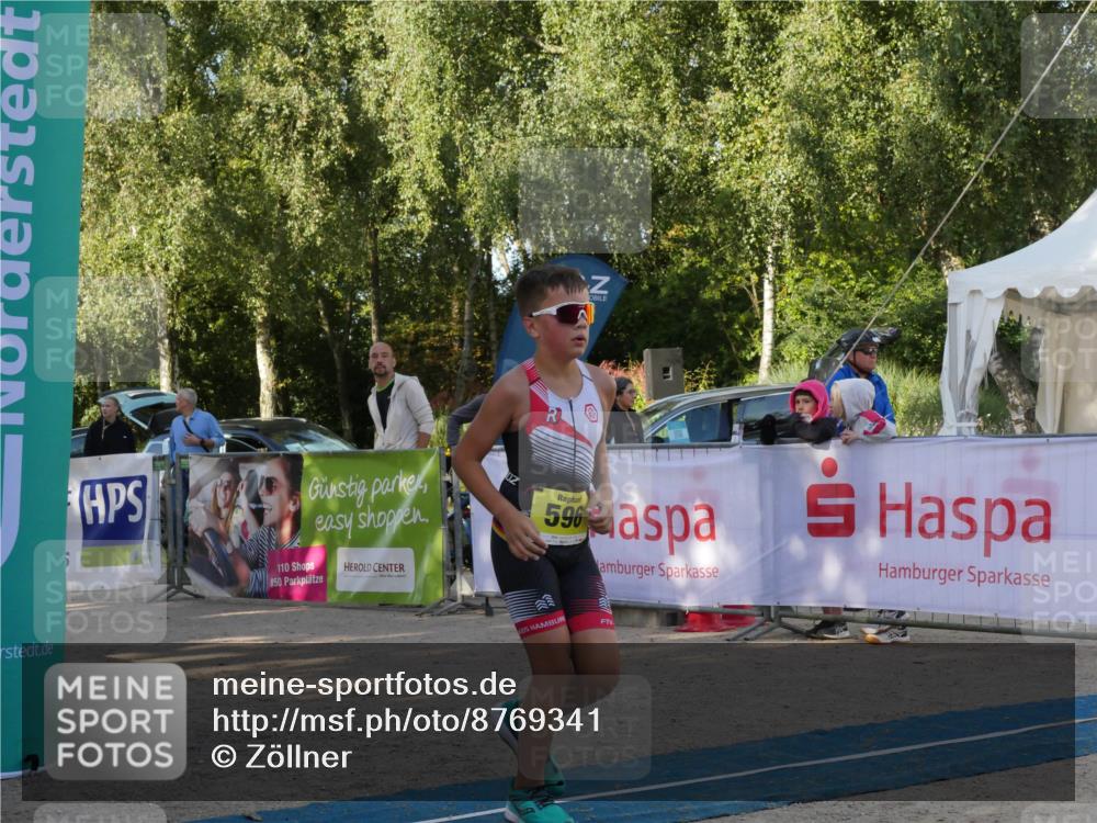07.09.2025 - 19. Norderstedt Triathlon Zöllner http://msf.ph/oto/8769341 07.09.2025 09:53:34 Ziel 558, 596 meine-sportfotos.de