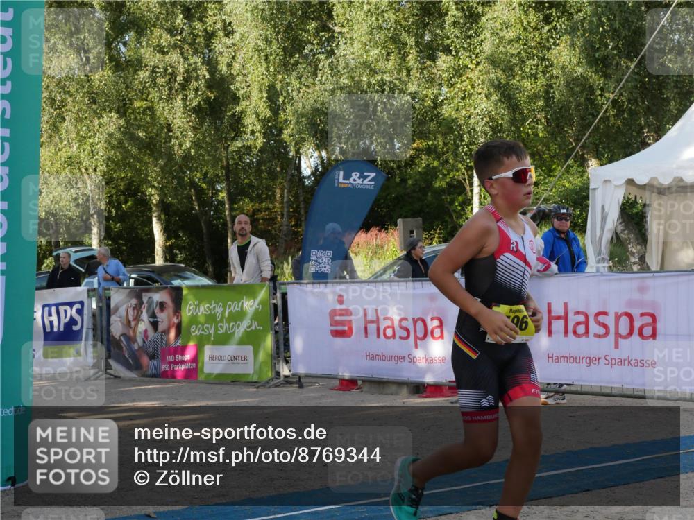 07.09.2025 - 19. Norderstedt Triathlon Zöllner http://msf.ph/oto/8769344 07.09.2025 09:53:35 Ziel 558, 596 meine-sportfotos.de
