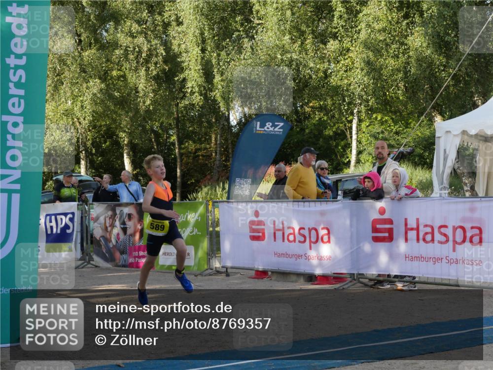 07.09.2025 - 19. Norderstedt Triathlon Zöllner http://msf.ph/oto/8769357 07.09.2025 09:53:46 Ziel 589, 610 meine-sportfotos.de