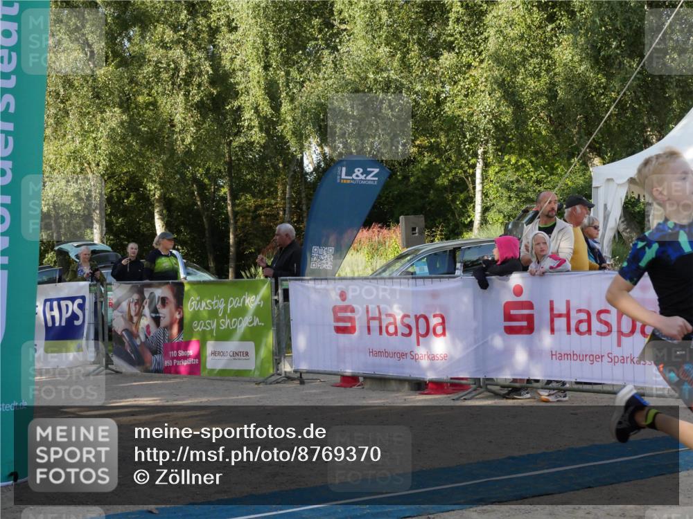 07.09.2025 - 19. Norderstedt Triathlon Zöllner http://msf.ph/oto/8769370 07.09.2025 09:53:47 Ziel 589, 610 meine-sportfotos.de