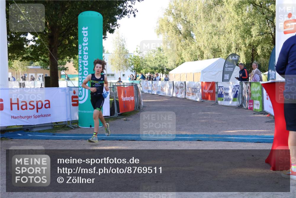 07.09.2025 - 19. Norderstedt Triathlon Zöllner http://msf.ph/oto/8769511 07.09.2025 09:12:18 Ziel 1 meine-sportfotos.de